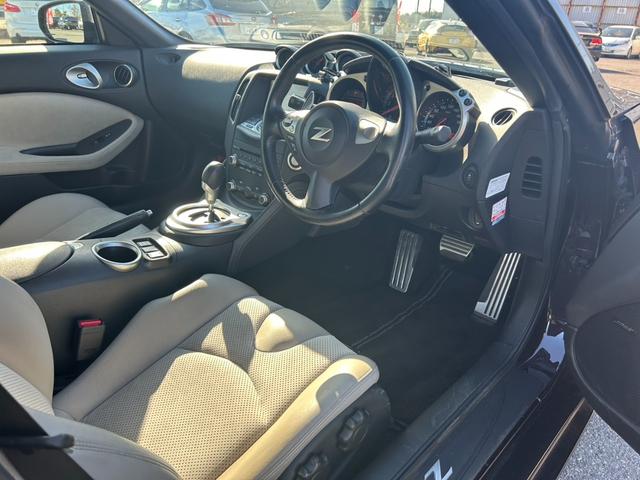フェアレディＺ バージョンＴ　ユーザー買取車／白内装／ＢＯＳＥサウンド／純正ナビ／ＴＶ／バックカメラ／Ｂｌｕｅｔｏｏｔｈオーディオ／デジタルインナーミラー／パワーシート／シートヒーター／オートエアコン／純正１８インチＡＷ／ＥＴＣ／（29枚目）