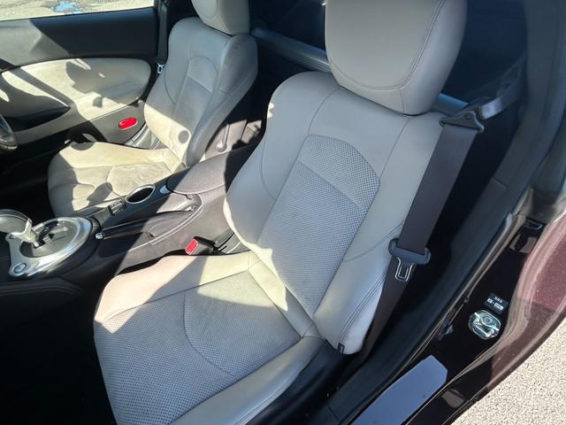 フェアレディＺ バージョンＴ　ユーザー買取車／白内装／ＢＯＳＥサウンド／純正ナビ／ＴＶ／バックカメラ／Ｂｌｕｅｔｏｏｔｈオーディオ／デジタルインナーミラー／パワーシート／シートヒーター／オートエアコン／純正１８インチＡＷ／ＥＴＣ／（30枚目）