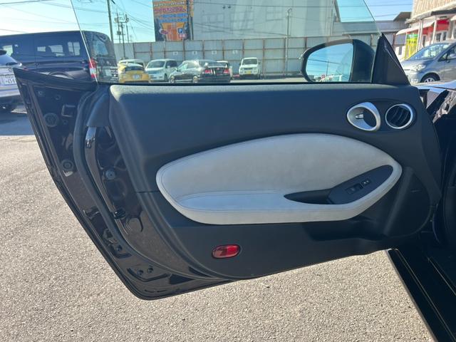 フェアレディＺ バージョンＴ　ユーザー買取車／白内装／ＢＯＳＥサウンド／純正ナビ／ＴＶ／バックカメラ／Ｂｌｕｅｔｏｏｔｈオーディオ／デジタルインナーミラー／パワーシート／シートヒーター／オートエアコン／純正１８インチＡＷ／ＥＴＣ／（34枚目）