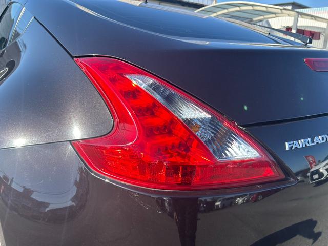 フェアレディＺ バージョンＴ　ユーザー買取車／白内装／ＢＯＳＥサウンド／純正ナビ／ＴＶ／バックカメラ／Ｂｌｕｅｔｏｏｔｈオーディオ／デジタルインナーミラー／パワーシート／シートヒーター／オートエアコン／純正１８インチＡＷ／ＥＴＣ／（38枚目）