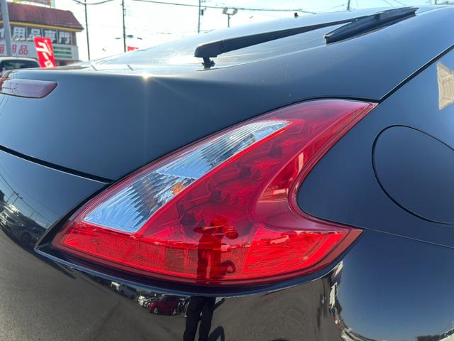 フェアレディＺ バージョンＴ　ユーザー買取車／白内装／ＢＯＳＥサウンド／純正ナビ／ＴＶ／バックカメラ／Ｂｌｕｅｔｏｏｔｈオーディオ／デジタルインナーミラー／パワーシート／シートヒーター／オートエアコン／純正１８インチＡＷ／ＥＴＣ／（39枚目）