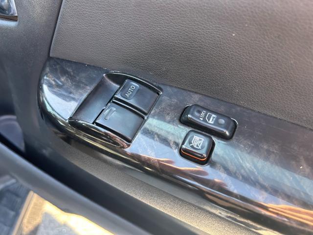 ハイエースバン スーパーGL ダークプライム ユーザー買取車/トヨタ純正パワーリフト/ケンウッドナビ/TV/バックカメラ/Bluetoothオーディオ/オートエアコン/オートライト/エンジンプッシュスタート/ETC/(12枚目)