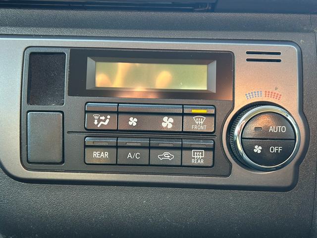 ハイエースバン スーパーGL ダークプライム ユーザー買取車/トヨタ純正パワーリフト/ケンウッドナビ/TV/バックカメラ/Bluetoothオーディオ/オートエアコン/オートライト/エンジンプッシュスタート/ETC/(17枚目)
