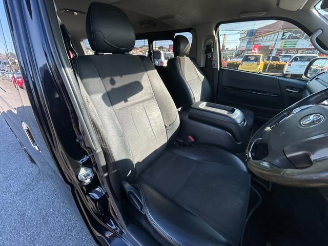 ハイエースバン スーパーGL ダークプライム ユーザー買取車/トヨタ純正パワーリフト/ケンウッドナビ/TV/バックカメラ/Bluetoothオーディオ/オートエアコン/オートライト/エンジンプッシュスタート/ETC/(19枚目)