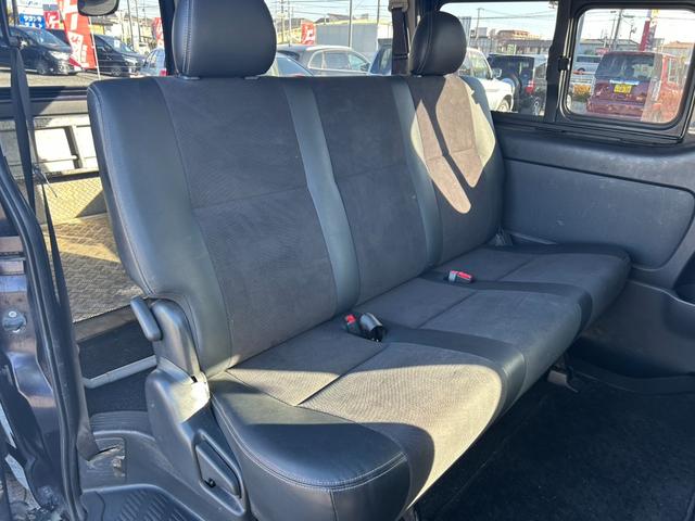 ハイエースバン スーパーGL ダークプライム ユーザー買取車/トヨタ純正パワーリフト/ケンウッドナビ/TV/バックカメラ/Bluetoothオーディオ/オートエアコン/オートライト/エンジンプッシュスタート/ETC/(22枚目)