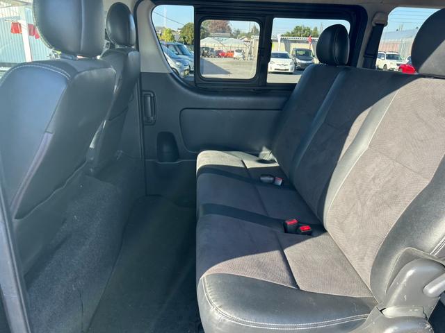 ハイエースバン スーパーGL ダークプライム ユーザー買取車/トヨタ純正パワーリフト/ケンウッドナビ/TV/バックカメラ/Bluetoothオーディオ/オートエアコン/オートライト/エンジンプッシュスタート/ETC/(24枚目)