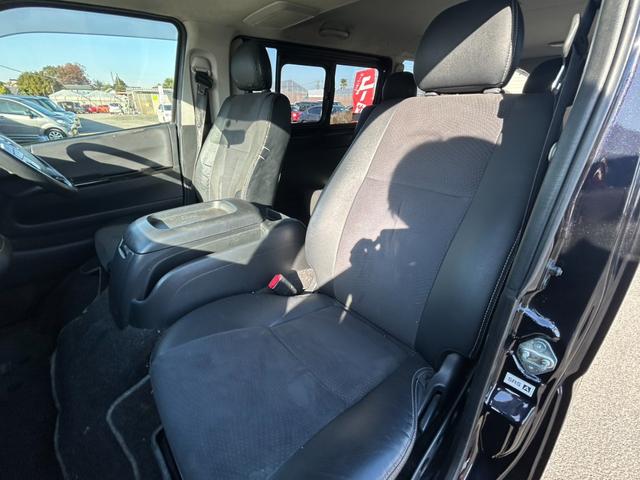 ハイエースバン スーパーGL ダークプライム ユーザー買取車/トヨタ純正パワーリフト/ケンウッドナビ/TV/バックカメラ/Bluetoothオーディオ/オートエアコン/オートライト/エンジンプッシュスタート/ETC/(26枚目)