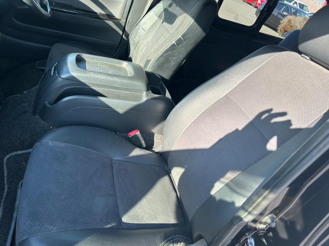 ハイエースバン スーパーGL ダークプライム ユーザー買取車/トヨタ純正パワーリフト/ケンウッドナビ/TV/バックカメラ/Bluetoothオーディオ/オートエアコン/オートライト/エンジンプッシュスタート/ETC/(28枚目)