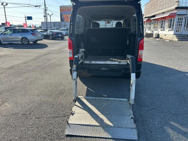 ハイエースバン スーパーGL ダークプライム ユーザー買取車/トヨタ純正パワーリフト/ケンウッドナビ/TV/バックカメラ/Bluetoothオーディオ/オートエアコン/オートライト/エンジンプッシュスタート/ETC/(30枚目)