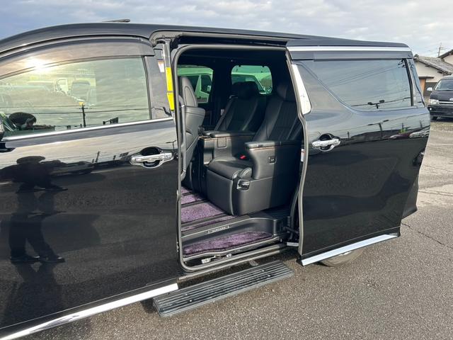 アルファード ３．５エグゼクティブラウンジＳ　ユーザー買取車／ＪＢＬ／メーカーナビ／フルセグ／全周囲カメラ／フリップダウン／ムーンルーフ／シートヒーター＆エアコン／デジタルインナーミラー／サンルーフ／前後ドラレコ／セーフティセンス／ＥＴＣ／（8枚目）