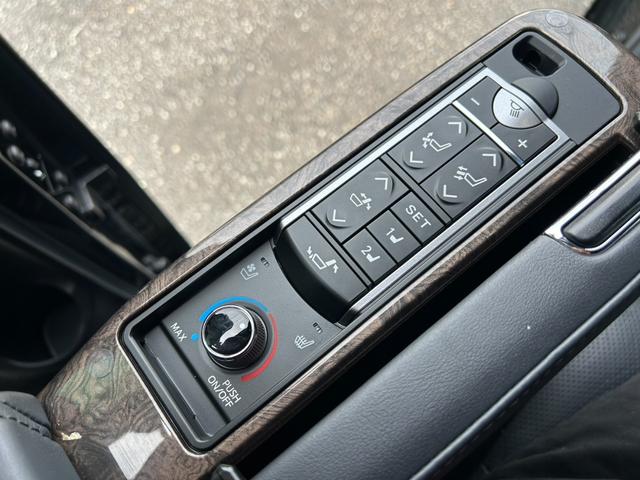 アルファード ３．５エグゼクティブラウンジＳ　ユーザー買取車／ＪＢＬ／メーカーナビ／フルセグ／全周囲カメラ／フリップダウン／ムーンルーフ／シートヒーター＆エアコン／デジタルインナーミラー／サンルーフ／前後ドラレコ／セーフティセンス／ＥＴＣ／（33枚目）