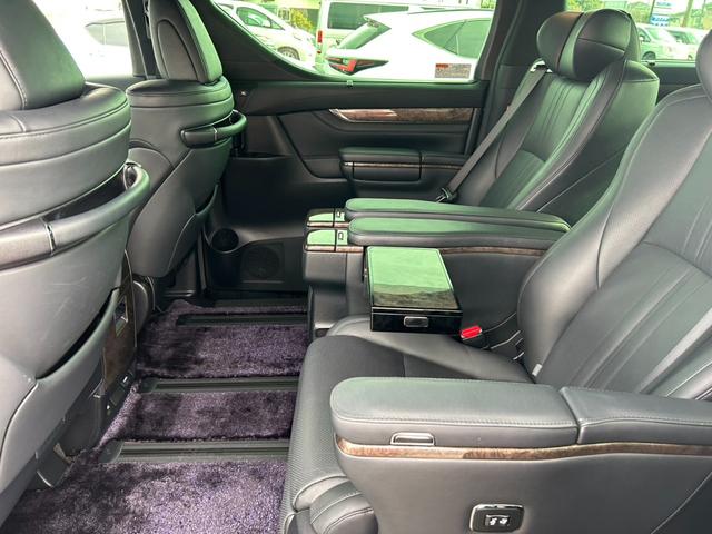 アルファード ３．５エグゼクティブラウンジＳ　ユーザー買取車／ＪＢＬ／メーカーナビ／フルセグ／全周囲カメラ／フリップダウン／ムーンルーフ／シートヒーター＆エアコン／デジタルインナーミラー／サンルーフ／前後ドラレコ／セーフティセンス／ＥＴＣ／（43枚目）