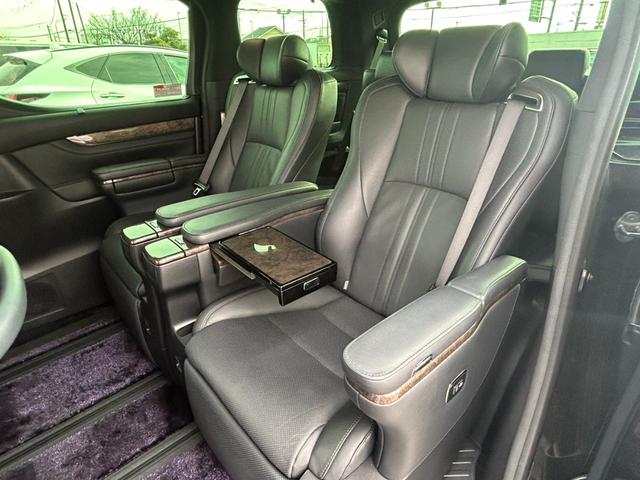 アルファード ３．５エグゼクティブラウンジＳ　ユーザー買取車／ＪＢＬ／メーカーナビ／フルセグ／全周囲カメラ／フリップダウン／ムーンルーフ／シートヒーター＆エアコン／デジタルインナーミラー／サンルーフ／前後ドラレコ／セーフティセンス／ＥＴＣ／（44枚目）