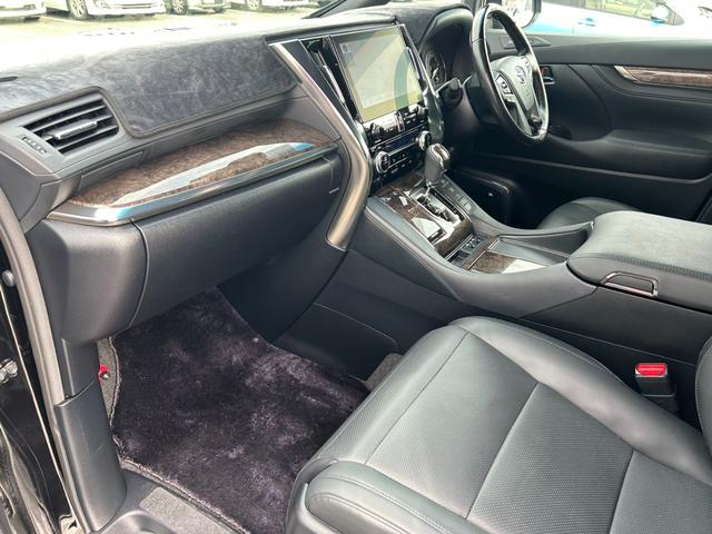 アルファード ３．５エグゼクティブラウンジＳ　ユーザー買取車／ＪＢＬ／メーカーナビ／フルセグ／全周囲カメラ／フリップダウン／ムーンルーフ／シートヒーター＆エアコン／デジタルインナーミラー／サンルーフ／前後ドラレコ／セーフティセンス／ＥＴＣ／（48枚目）