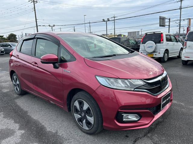 フィットハイブリッド Ｆ　ユーザー買取車／ホンダセンシング／ＬＥＤヘッドライト／オートエアコン／パワーウィンドウ／エンジンプッシュスタート／スマートキー／ＥＴＣ／（3枚目）