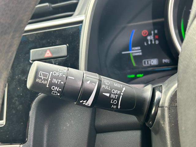 フィットハイブリッド Ｆ　ユーザー買取車／ホンダセンシング／ＬＥＤヘッドライト／オートエアコン／パワーウィンドウ／エンジンプッシュスタート／スマートキー／ＥＴＣ／（13枚目）