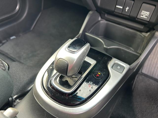フィットハイブリッド Ｆ　ユーザー買取車／ホンダセンシング／ＬＥＤヘッドライト／オートエアコン／パワーウィンドウ／エンジンプッシュスタート／スマートキー／ＥＴＣ／（18枚目）
