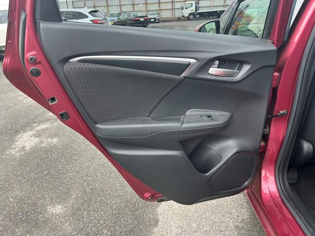 フィットハイブリッド Ｆ　ユーザー買取車／ホンダセンシング／ＬＥＤヘッドライト／オートエアコン／パワーウィンドウ／エンジンプッシュスタート／スマートキー／ＥＴＣ／（36枚目）