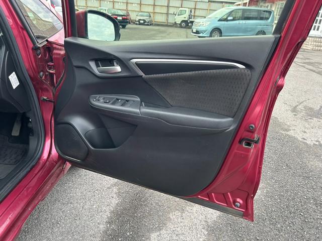 フィットハイブリッド Ｆ　ユーザー買取車／ホンダセンシング／ＬＥＤヘッドライト／オートエアコン／パワーウィンドウ／エンジンプッシュスタート／スマートキー／ＥＴＣ／（38枚目）