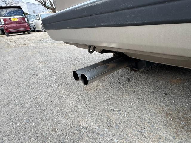 マークII 　当時物Ｒａｙｓ初期ボルくメッシュ　純正５速ＭＴ　ナルディーハンドル　純正タイプリップ　デュアルマフラー　オリジナルペイント　ワンカムエンジン　ワンオフサイドステップ（16枚目）