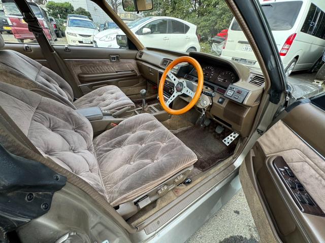 マークII 　当時物Ｒａｙｓ初期ボルくメッシュ　純正５速ＭＴ　ナルディーハンドル　純正タイプリップ　デュアルマフラー　オリジナルペイント　ワンカムエンジン　ワンオフサイドステップ（17枚目）