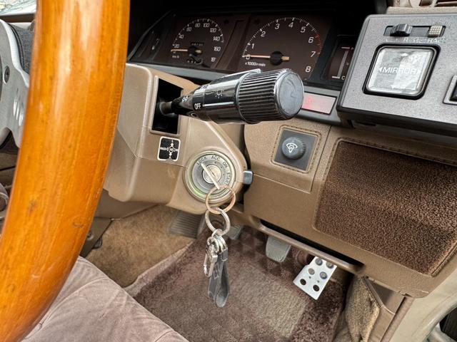 マークII 　当時物Ｒａｙｓ初期ボルくメッシュ　純正５速ＭＴ　ナルディーハンドル　純正タイプリップ　デュアルマフラー　オリジナルペイント　ワンカムエンジン　ワンオフサイドステップ（34枚目）