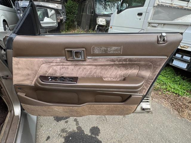 マークII 　当時物Ｒａｙｓ初期ボルくメッシュ　純正５速ＭＴ　ナルディーハンドル　純正タイプリップ　デュアルマフラー　オリジナルペイント　ワンカムエンジン　ワンオフサイドステップ（41枚目）