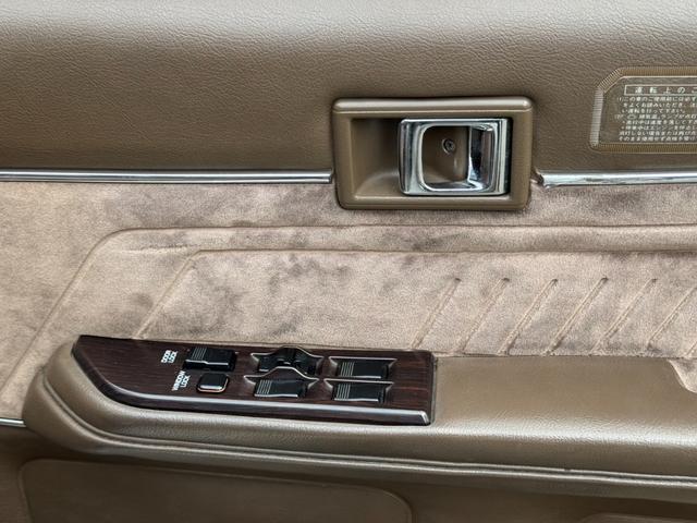 マークII 　当時物Ｒａｙｓ初期ボルくメッシュ　純正５速ＭＴ　ナルディーハンドル　純正タイプリップ　デュアルマフラー　オリジナルペイント　ワンカムエンジン　ワンオフサイドステップ（42枚目）