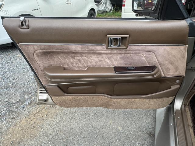 マークII 　当時物Ｒａｙｓ初期ボルくメッシュ　純正５速ＭＴ　ナルディーハンドル　純正タイプリップ　デュアルマフラー　オリジナルペイント　ワンカムエンジン　ワンオフサイドステップ（43枚目）