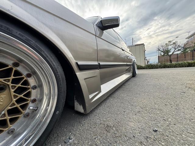 マークII 　当時物Ｒａｙｓ初期ボルくメッシュ　純正５速ＭＴ　ナルディーハンドル　純正タイプリップ　デュアルマフラー　オリジナルペイント　ワンカムエンジン　ワンオフサイドステップ（53枚目）