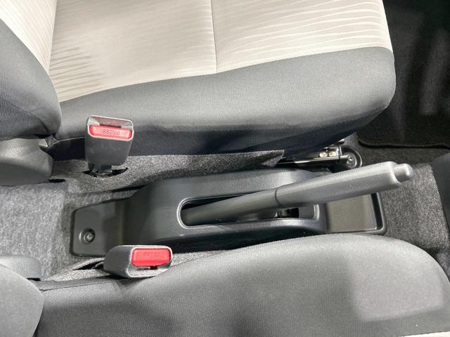 ミライース Ｌ　禁煙車　オートライト　ＣＤ再生　ＡＵＸ　アイドリングストップ　盗難防止装置　横滑防止装置　トラクションコントロール　衝突安全ボディ　パワーウィンドウ　パワーステアリング　リモコンキー／パワードアロック（41枚目）