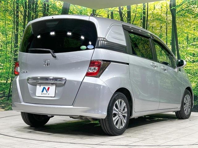 フリードスパイク ＧＬ　両側電動スライドドア　純正ナビ　バックカメラ　禁煙車　ＨＩＤヘッドライト　クルコン　スマートキー　オートエアコン　オートライト　１５インチＡＷ　Ｂｌｕｅｔｏｏｔｈ再生　フルセグ　ＤＶＤ／ＣＤ再生　ＳＤ（17枚目）