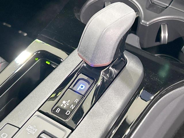 プリウス Ｚ　パノラマルーフ　モデリスタエアロ　純正１２型ナビ　全周囲カメラ　セーフティセンス　レーダークルーズ　ブラインドスポットモニター　デジタルインナーミラー　ステアリングヒーター　ＬＥＤヘッド　ＥＴＣ２．０（31枚目）