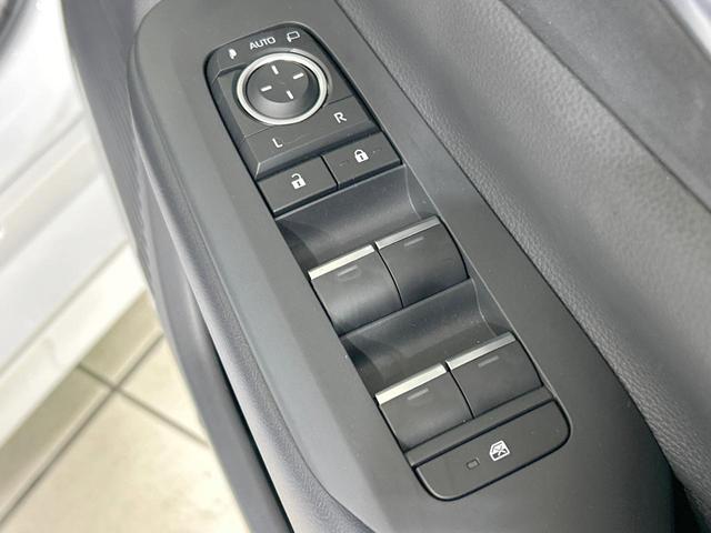 プリウス Ｚ　パノラマルーフ　モデリスタエアロ　純正１２型ナビ　全周囲カメラ　セーフティセンス　レーダークルーズ　ブラインドスポットモニター　デジタルインナーミラー　ステアリングヒーター　ＬＥＤヘッド　ＥＴＣ２．０（51枚目）