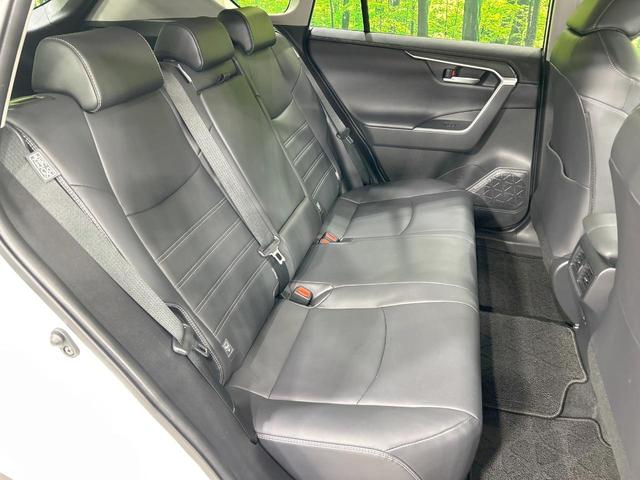 ＲＡＶ４ Ｇ　Ｚパッケージ　４ＷＤ　ＴＲＤエアロ　バックカメラ　セーフティセンス　レーダークルーズ　禁煙車　電動リアゲート　レザーシート　シートヒーター　パワーシート　スマートキー　ＬＥＤヘッド　デジタルインナーミラー（9枚目）
