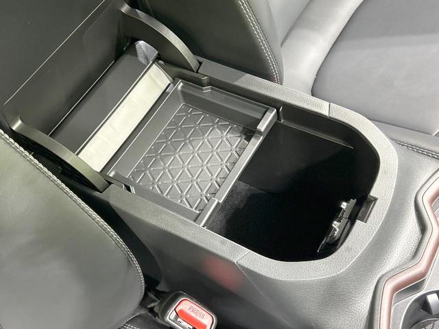 ＲＡＶ４ Ｇ　Ｚパッケージ　４ＷＤ　ＴＲＤエアロ　バックカメラ　セーフティセンス　レーダークルーズ　禁煙車　電動リアゲート　レザーシート　シートヒーター　パワーシート　スマートキー　ＬＥＤヘッド　デジタルインナーミラー（50枚目）