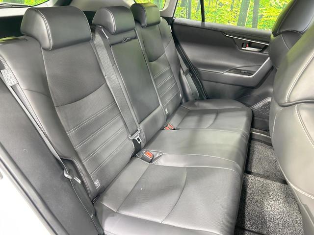ＲＡＶ４ ハイブリッドＧ　４ＷＤ　サンルーフ　モデリスタエアロ　純正１０．５型ディスプレイオーディオ　全周囲カメラ　セーフティセンス　レーダークルーズ　禁煙車　電動リアゲート　合皮シート　シートエアコン　パワーシート　ＥＴＣ（9枚目）