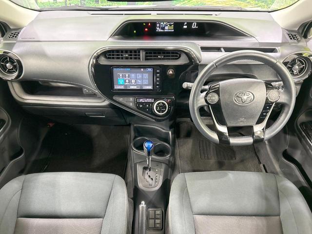 アクア Ｓスタイルブラック　純正ナビ　バックカメラ　セーフティセンス　禁煙車　ＬＥＤヘッド　ＥＴＣ　オートハイビーム　車線逸脱警報　先行車発進お知らせ機能　オートライト　オートエアコン　Ｂｌｕｅｔｏｏｔｈ再生　ＣＤ再生　地デジ（2枚目）