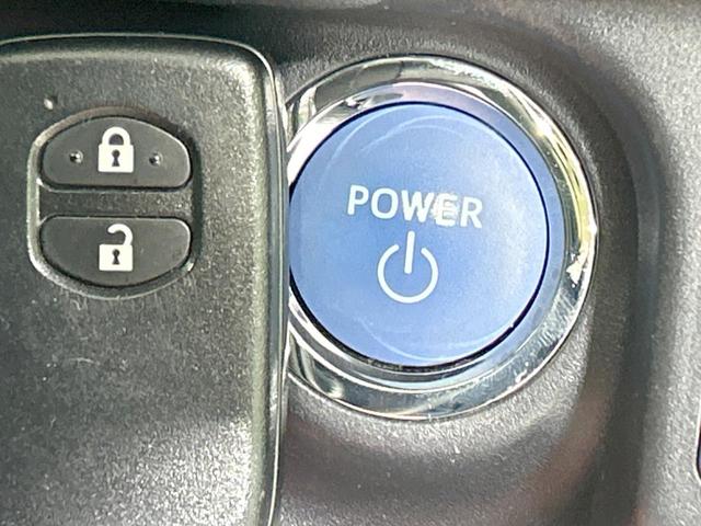 アクア Ｓスタイルブラック　純正ナビ　バックカメラ　セーフティセンス　禁煙車　ＬＥＤヘッド　ＥＴＣ　オートハイビーム　車線逸脱警報　先行車発進お知らせ機能　オートライト　オートエアコン　Ｂｌｕｅｔｏｏｔｈ再生　ＣＤ再生　地デジ（6枚目）