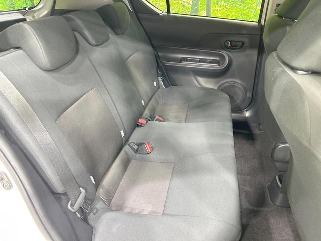 アクア Ｓスタイルブラック　純正ナビ　バックカメラ　セーフティセンス　禁煙車　ＬＥＤヘッド　ＥＴＣ　オートハイビーム　車線逸脱警報　先行車発進お知らせ機能　オートライト　オートエアコン　Ｂｌｕｅｔｏｏｔｈ再生　ＣＤ再生　地デジ（9枚目）