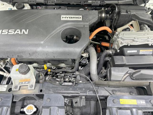 エクストレイル ２０Ｘｉ　ハイブリッド　４ＷＤ　サンルーフ　全周囲カメラ　エマージェンシーブレーキ　プロパイロット　禁煙車　電動リアゲート　スマートキー　ＬＥＤヘッド　ＥＴＣ　オートハイビーム　デジタルインナーミラー　オートエアコン（18枚目）