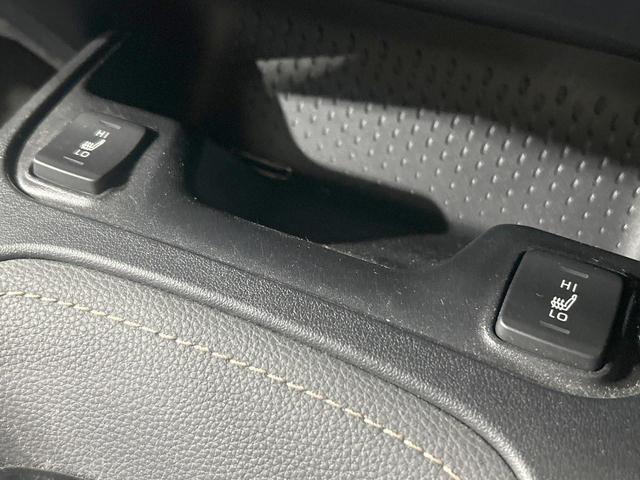 カローラツーリング ダブルバイビー　バックカメラ　セーフティセンス　レーダークルーズ　禁煙車　シートヒーター　スマートキー　ＬＥＤヘッド　純正９型ディスプレイオーディオ　ＥＴＣ　オートハイビーム　オートエアコン　純正１７インチアルミ（35枚目）