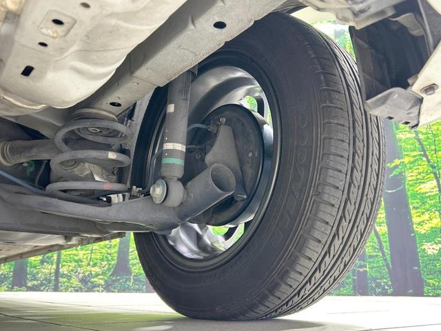 キューブ １５Ｘ　パーティーレッドセレクション　ＳＤナビ　バックカメラ　禁煙車　ＥＴＣ　Ｂｌｕｅｔｏｏｔｈ接続　ＨＩＤヘッド　スマートキー　ＣＤ／ＤＶＤ再生　地デジ　プッシュスタート　ベロアシート　シートリフター　アームレスト　盗難防止システム（21枚目）