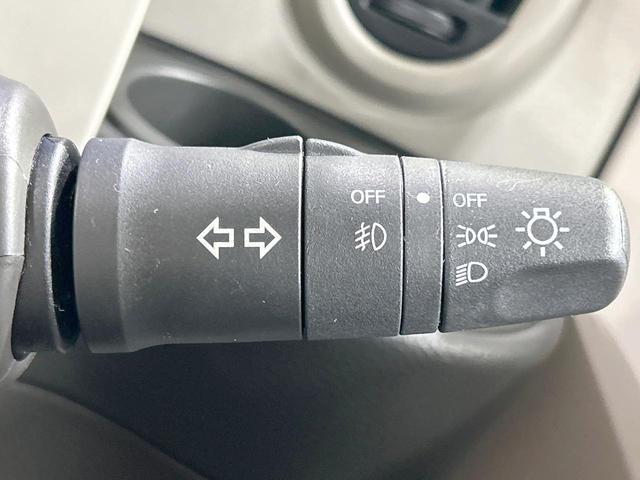 キューブ １５Ｘ　パーティーレッドセレクション　ＳＤナビ　バックカメラ　禁煙車　ＥＴＣ　Ｂｌｕｅｔｏｏｔｈ接続　ＨＩＤヘッド　スマートキー　ＣＤ／ＤＶＤ再生　地デジ　プッシュスタート　ベロアシート　シートリフター　アームレスト　盗難防止システム（46枚目）