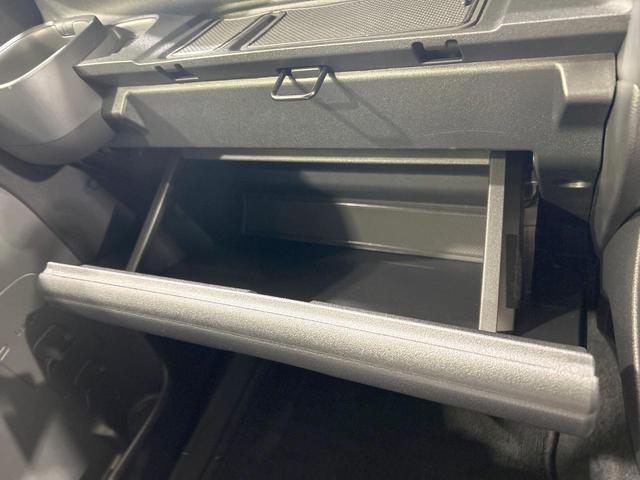 シエンタ Ｇ　純正１０型ナビ　全周囲カメラ　セーフティセンス　レーダークルーズ　両側電動スライドドア　ブラインドスポットモニター　禁煙車　Ｂｌｕｅｔｏｏｔｈ接続　ＥＴＣ２．０　ＬＥＤヘッド　オートマチックハイビーム（45枚目）
