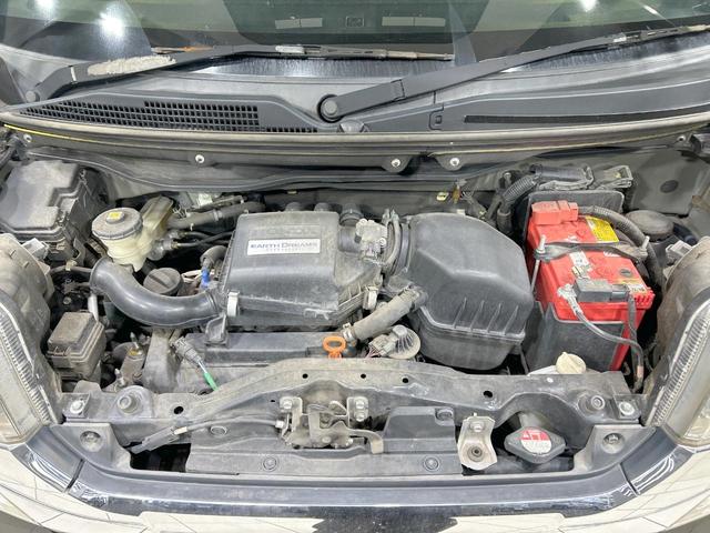 N-BOXカスタム G SSブラックスタイルパッケージ 両側パワスラ SDナビ バックカメラ 禁煙車 シートヒーター スマートキー HIDヘッド オートライト オートエアコン 15インチAW Bluetooth DVD/CD再生 フルセグ LEDフォグ(13枚目)