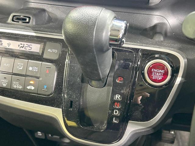 N-BOXカスタム G SSブラックスタイルパッケージ 両側パワスラ SDナビ バックカメラ 禁煙車 シートヒーター スマートキー HIDヘッド オートライト オートエアコン 15インチAW Bluetooth DVD/CD再生 フルセグ LEDフォグ(30枚目)