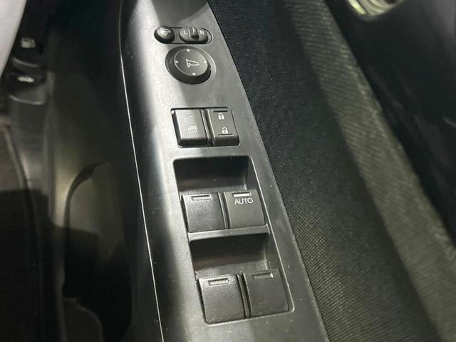 N-BOXカスタム G SSブラックスタイルパッケージ 両側パワスラ SDナビ バックカメラ 禁煙車 シートヒーター スマートキー HIDヘッド オートライト オートエアコン 15インチAW Bluetooth DVD/CD再生 フルセグ LEDフォグ(33枚目)