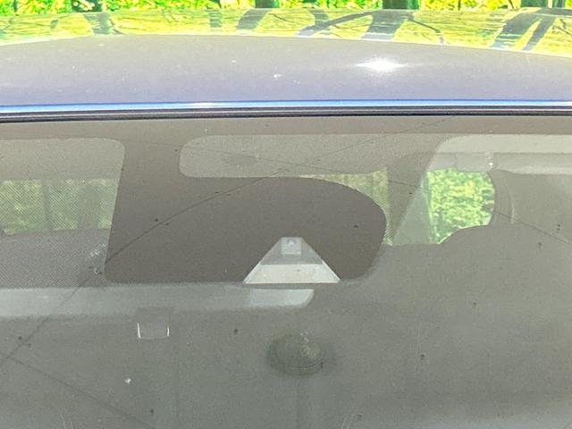 ノート メダリスト X 純正SDナビ エマージェンシーブレーキ 禁煙車 ハーフレザーシート スマートキー ETC 車線逸脱警報 オートライト オートエアコン Bluetooth CD DVD再生 フルセグ 電動格納ミラー(4枚目)