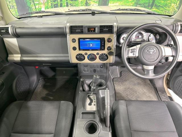 FJクルーザー ベースグレード 純正OP17インチアルミ 4WD SDナビ バックカメラ 禁煙車 2トーンカラー コーナーセンサー クルコン ETC Bluetooth再生 CD/DVD再生 フルセグ リアフォグ 電動格納ミラー(2枚目)